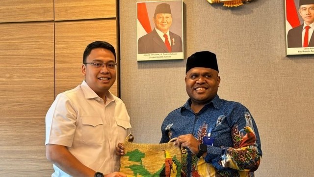 Pertemuan bilateral antara pejabat pemerintah dan perwakilan Pafi Papua membahas kerja sama strategis layanan kesehatan di Papua